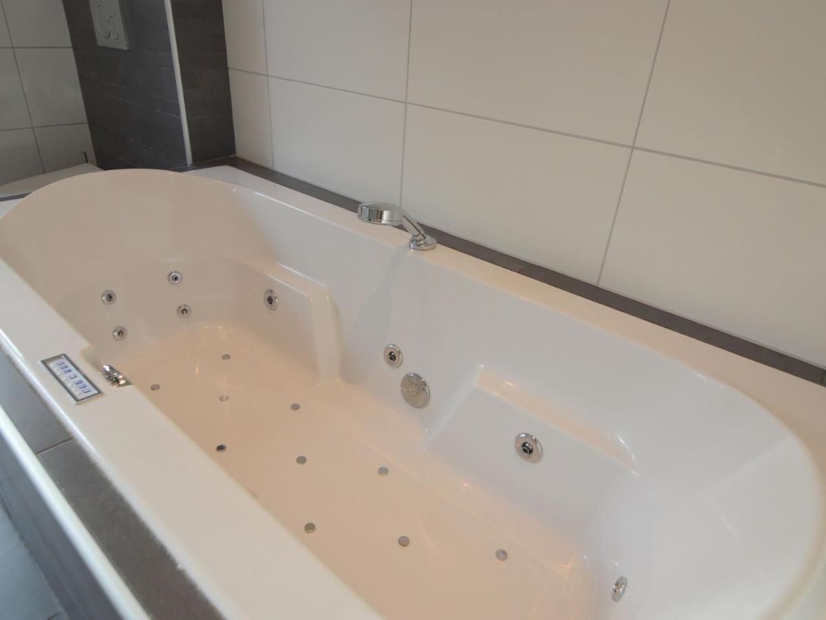 Stunning Villa In Venhorst With Sauna Ngoại thất bức ảnh